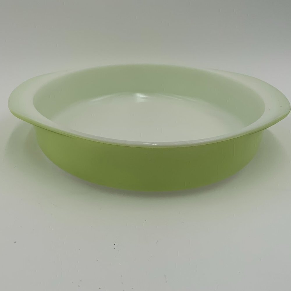 Vintage Pyrex Chartreuse 8" Round Baking Dish # 221